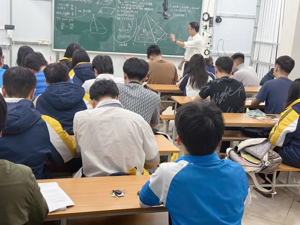 Ôn thi THPT Quốc gia-HSA-TSA